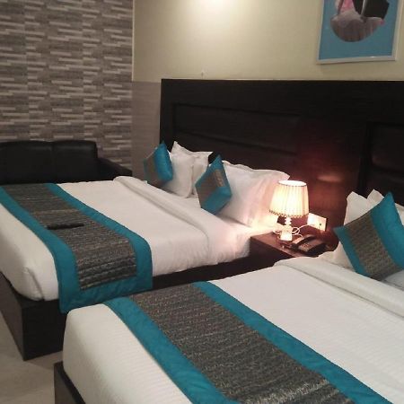 Vivah Residency Hotel New Delhi Bagian luar foto