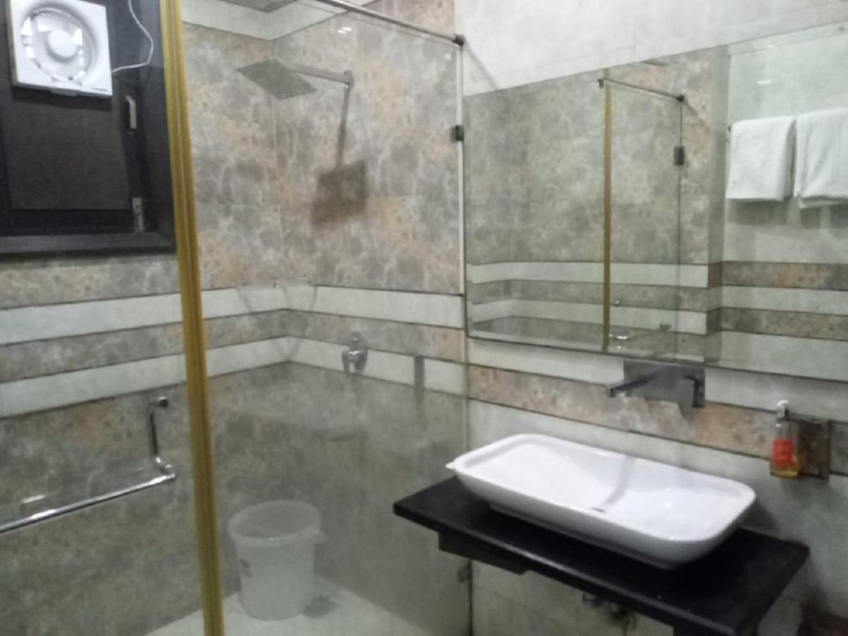 Vivah Residency Hotel New Delhi Bagian luar foto